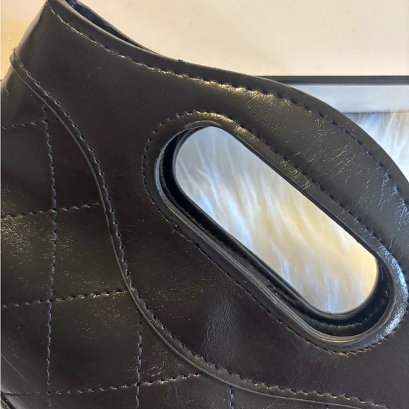 CC Black Quilted Leather Crossbody with Gold Chain - Picture 9 of 10